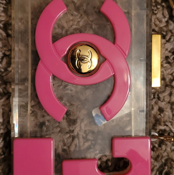 Chanel iPhone case for iPhone 6 - Picture 1 of 4